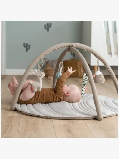 Done By Deer Lalee Aktivitetscenter, Sand