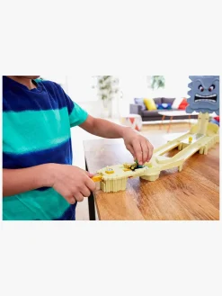 Hot Wheels Mario Kart Thwomp Ruins Track Set